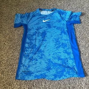Nike pro boys shirt size xs (never worn)